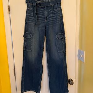 NWOT Super high rise baggy wide leg AE jeans.